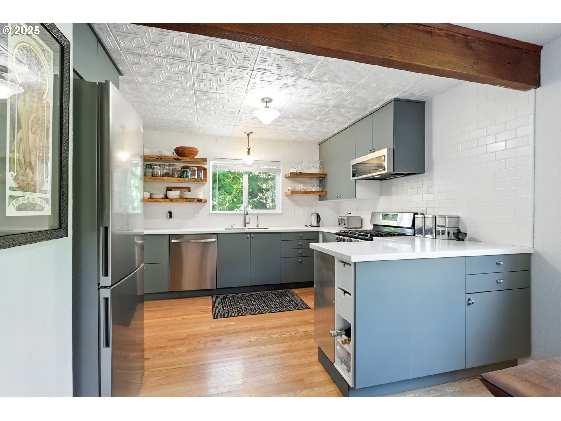 4480 Southwest Pasadena Street Portland, OR 97219 - Photo 14 of 41 Gallery Image 14