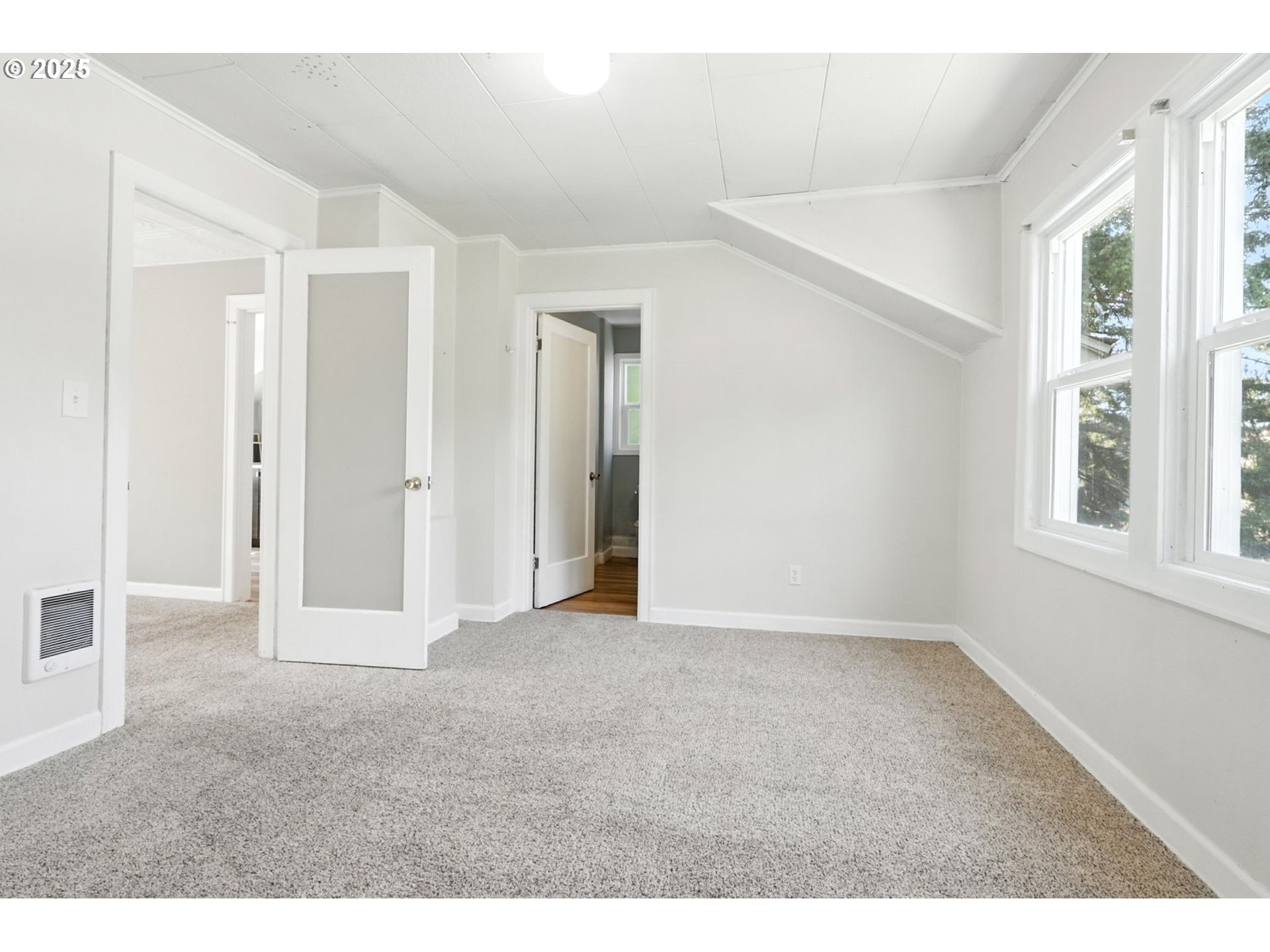 4480 Southwest Pasadena Street Portland, OR 97219 - Photo 27 of 41 Gallery Image 27