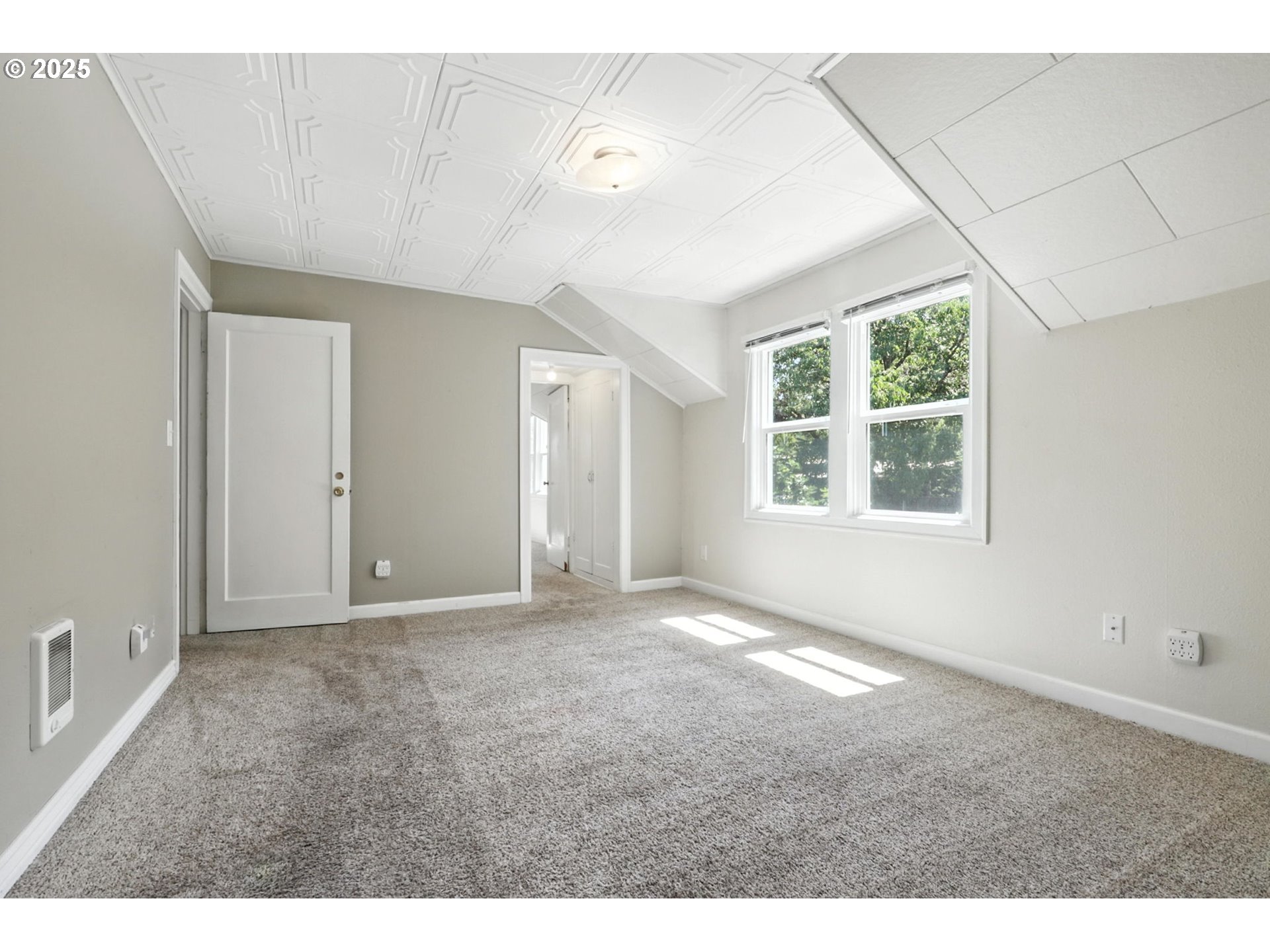 4480 Southwest Pasadena Street Portland, OR 97219 - Photo 31 of 41 Gallery Image 31