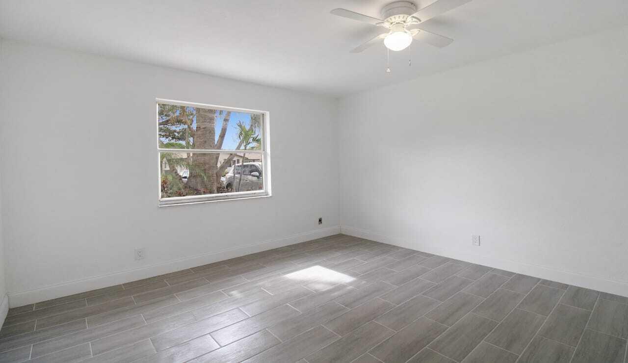1099 Oleander Road Lantana, FL 33462 - Photo 16 of 18 IMG-20231130-WA0015