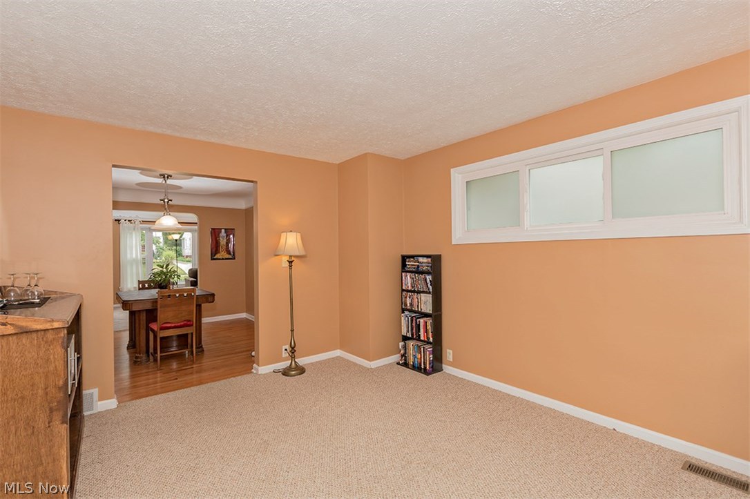 1160 Haselton Road Cleveland, OH 44121 - Photo 17 of 33
