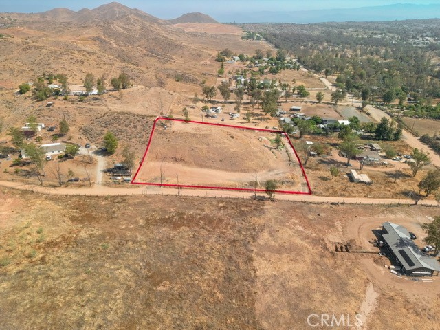 21588 Mundo Perris, CA 92570 - Photo 3 of 7