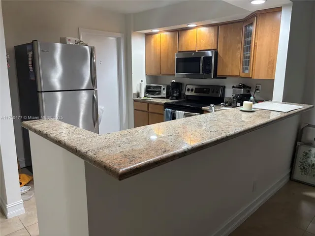 $2,000 | 1400 South Ocean Drive, Unit 805, Hollywood, FL 33019