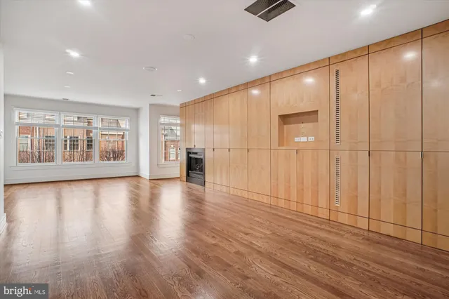 $5,499 | 1528 North Colonial Court, Arlington, VA 22209