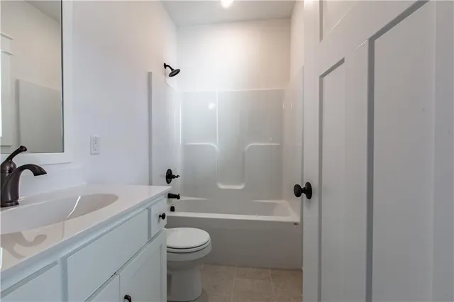 $550,000 | 7360 Northwest Clore Drive, Parkville, MO 64152