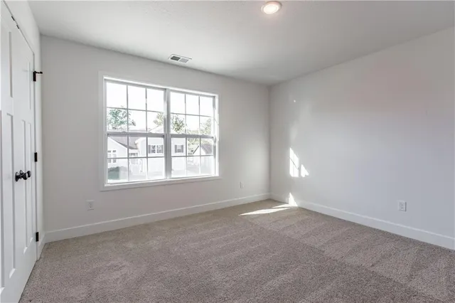 $550,000 | 7360 Northwest Clore Drive, Parkville, MO 64152