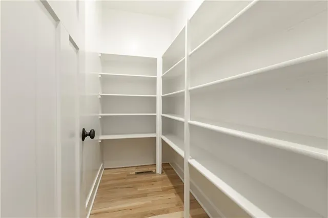 $550,000 | 7360 Northwest Clore Drive, Parkville, MO 64152