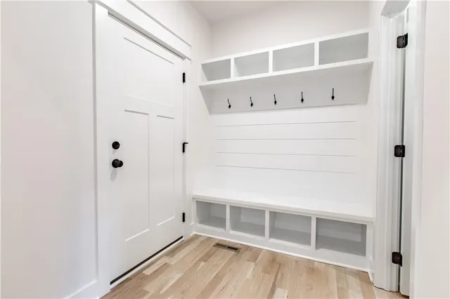 $550,000 | 7360 Northwest Clore Drive, Parkville, MO 64152