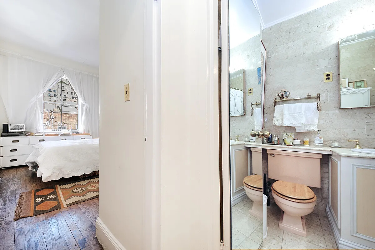 25 East 69th Street, Unit 5T Manhattan, NY 10021 - Photo 8 of 17