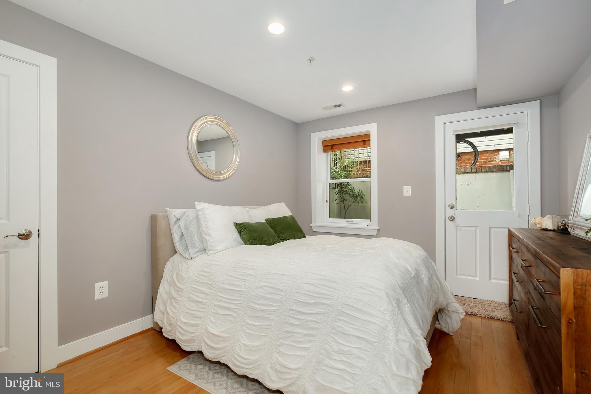 424 East Capitol Street Northeast, Unit 3 Washington, DC 20003 - Photo 17 of 27
