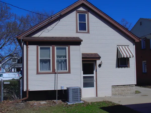 $289,900 | 6535 Powell Place, Wauwatosa, WI 53213