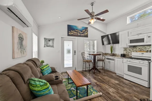 $525,000 | 905 County Road 4914, Ben Wheeler, TX 75754