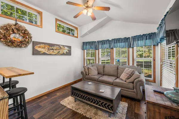 $525,000 | 905 County Road 4914, Ben Wheeler, TX 75754