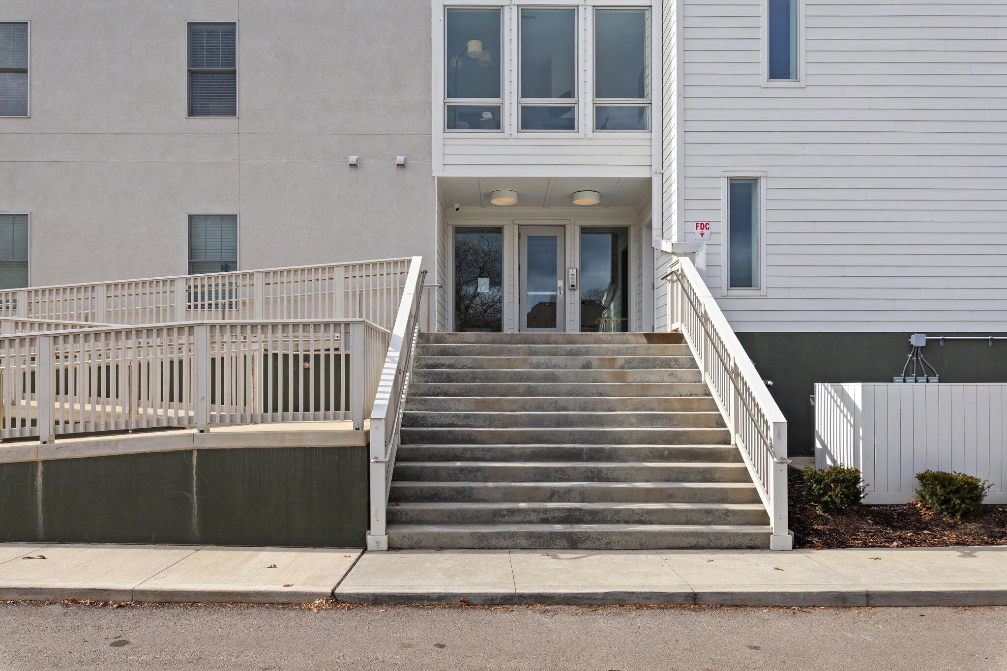 5211 Highpointe Lakes Drive, Unit 7402 Westerville, OH 43081 - Photo 33 of 43 Exterior Building