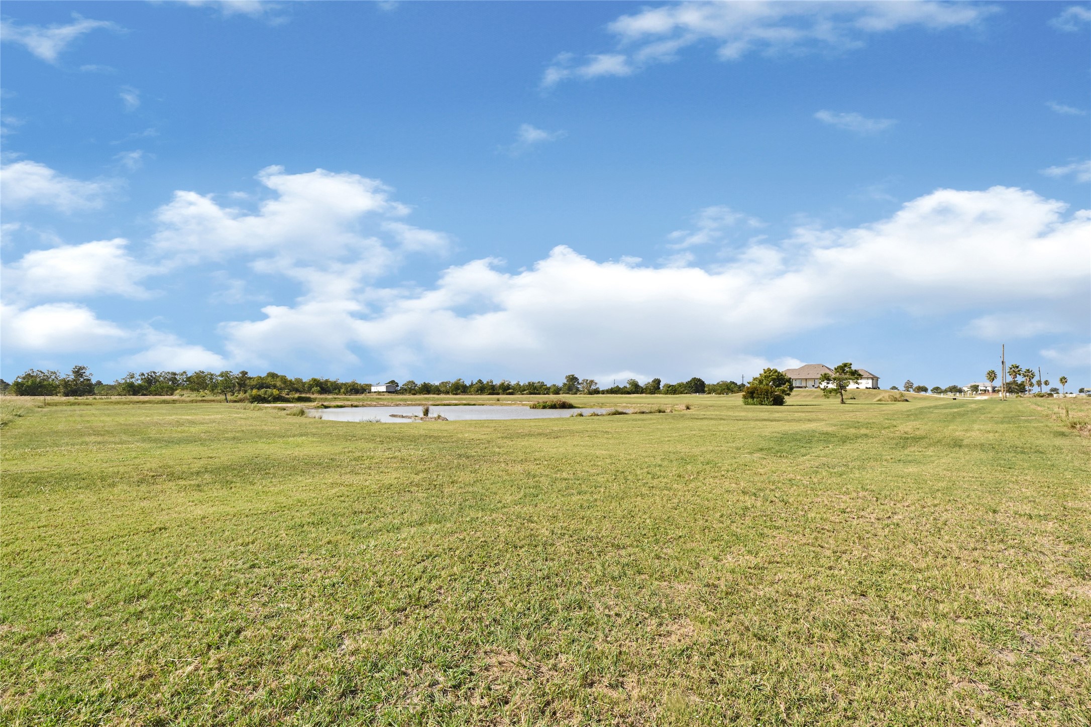 2256 West Bayshore Road Anahuac, TX 77514 - Photo 9 of 34 a view of an ocean and beach