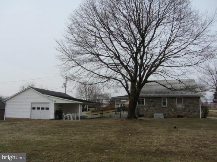 319 Snyder Road Reading, PA 19605 - Photo 3 of 17 Gallery Image 3