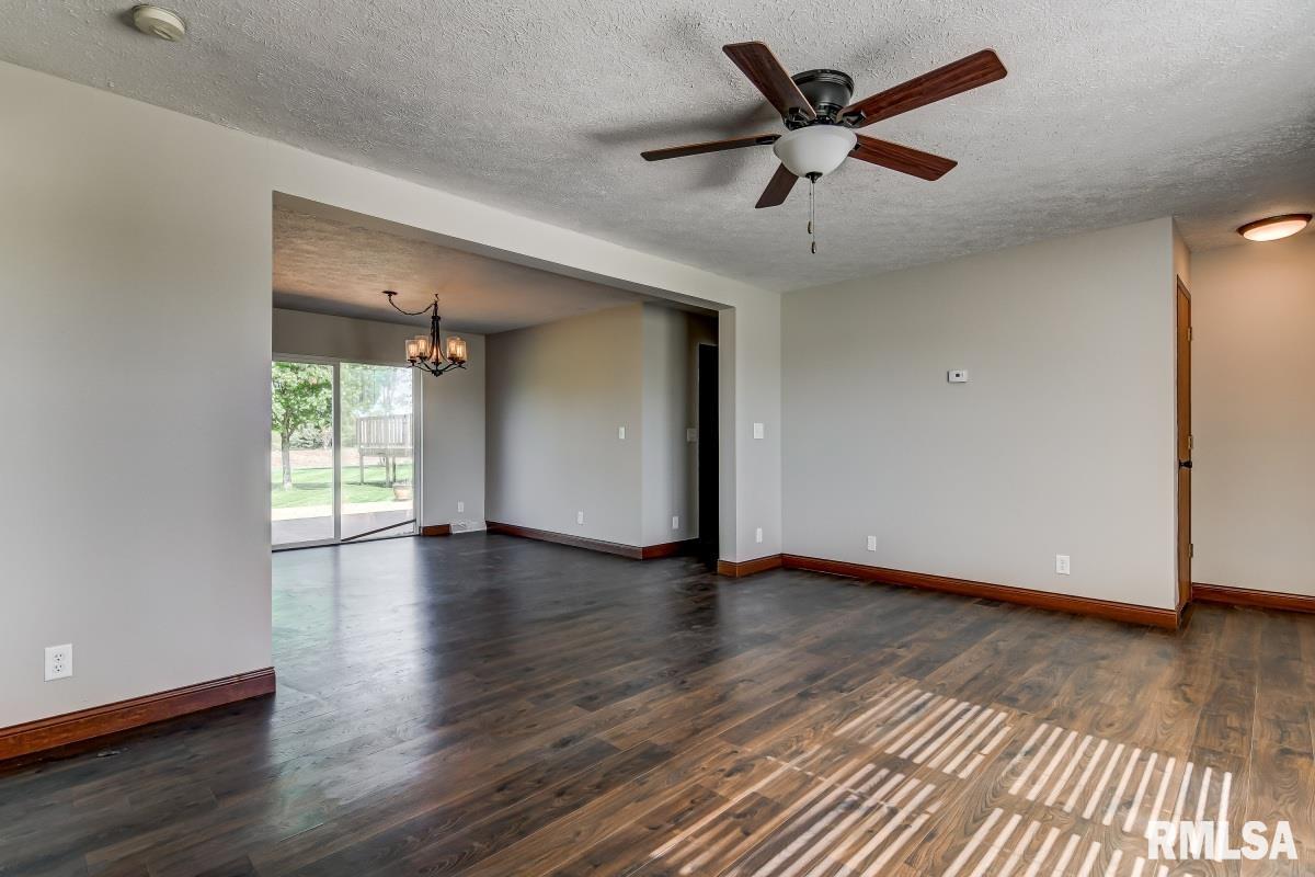 11026 Knoles Road Petersburg, IL 62675 - Photo 3 of 30 Gallery Image 3