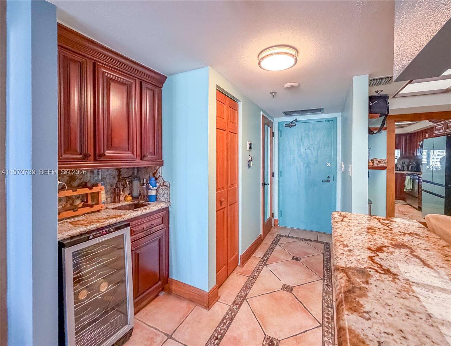 520 Brickell Key Drive, Unit A1912 Miami, FL 33131 - Photo 6 of 28 a view of a kitchen