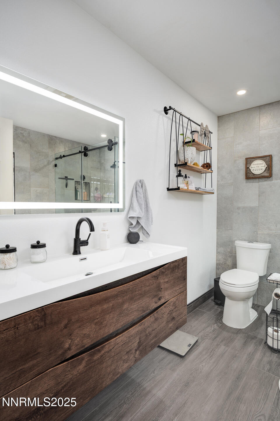 738 Noel Lane Fallon, NV 89406 - Photo 17 of 31 a bathroom with a sink and a toilet