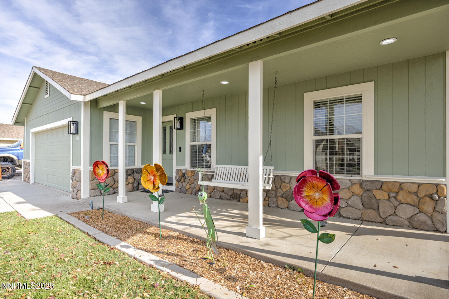 738 Noel Lane Fallon, NV 89406 - Photo 2 of 31 a front view of a house with patio
