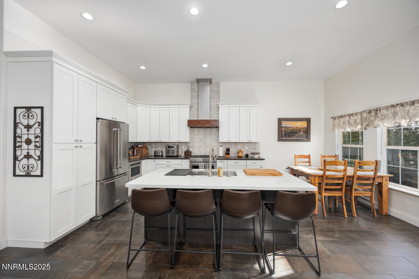 738 Noel Lane Fallon, NV 89406 - Photo 7 of 31 a view of a dining room with furniture