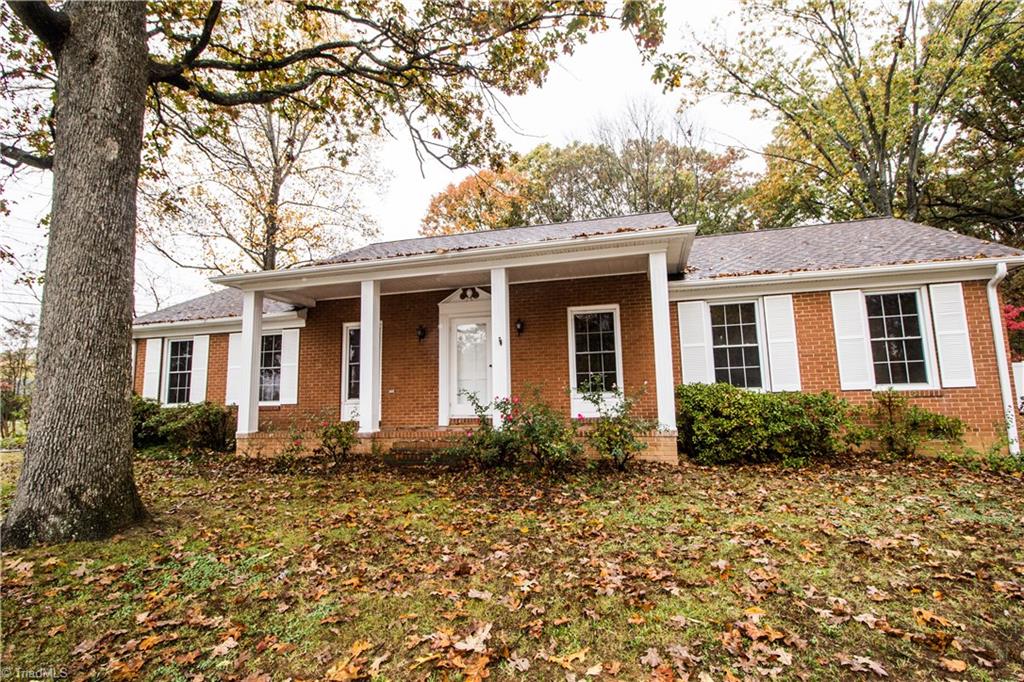 901 Oakview Road High Point, NC 27265 - Photo 1 of 27
