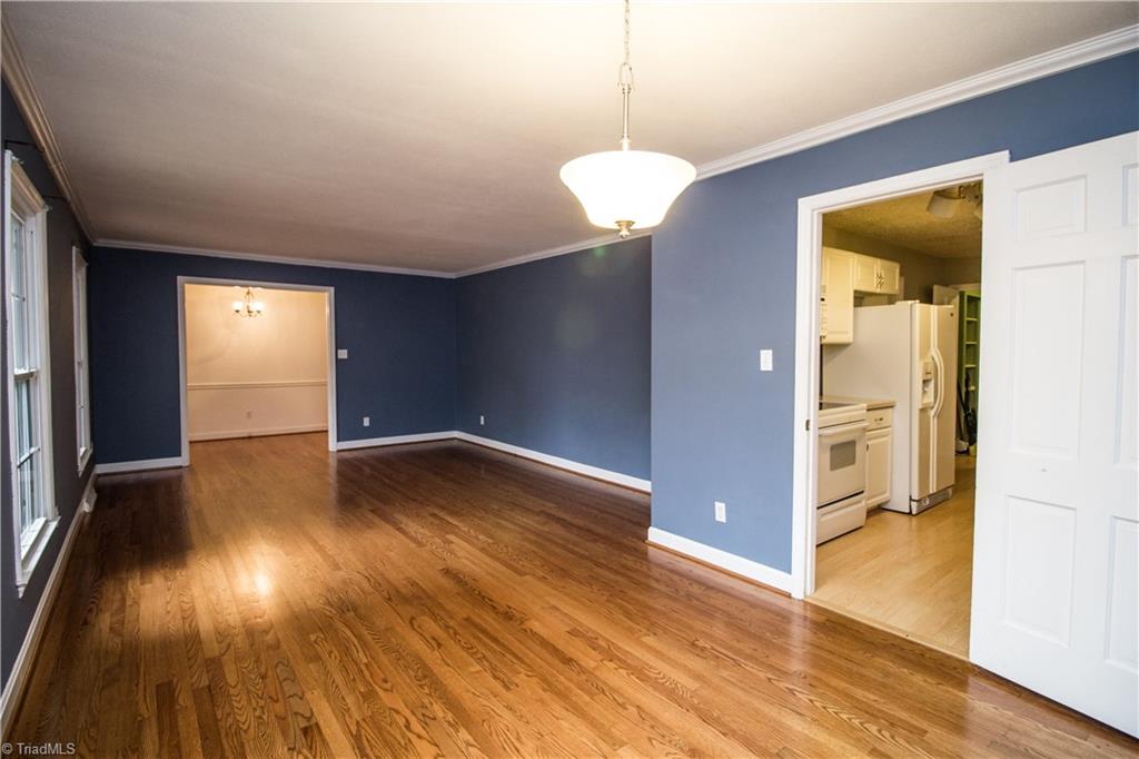 901 Oakview Road High Point, NC 27265 - Photo 14 of 27
