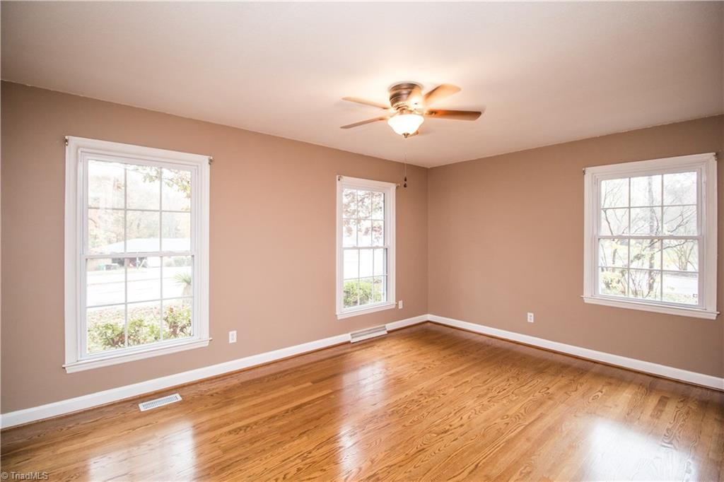 901 Oakview Road High Point, NC 27265 - Photo 20 of 27