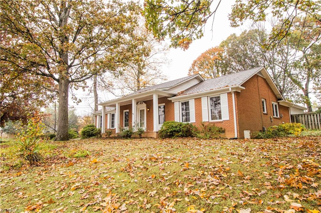 901 Oakview Road High Point, NC 27265 - Photo 3 of 27