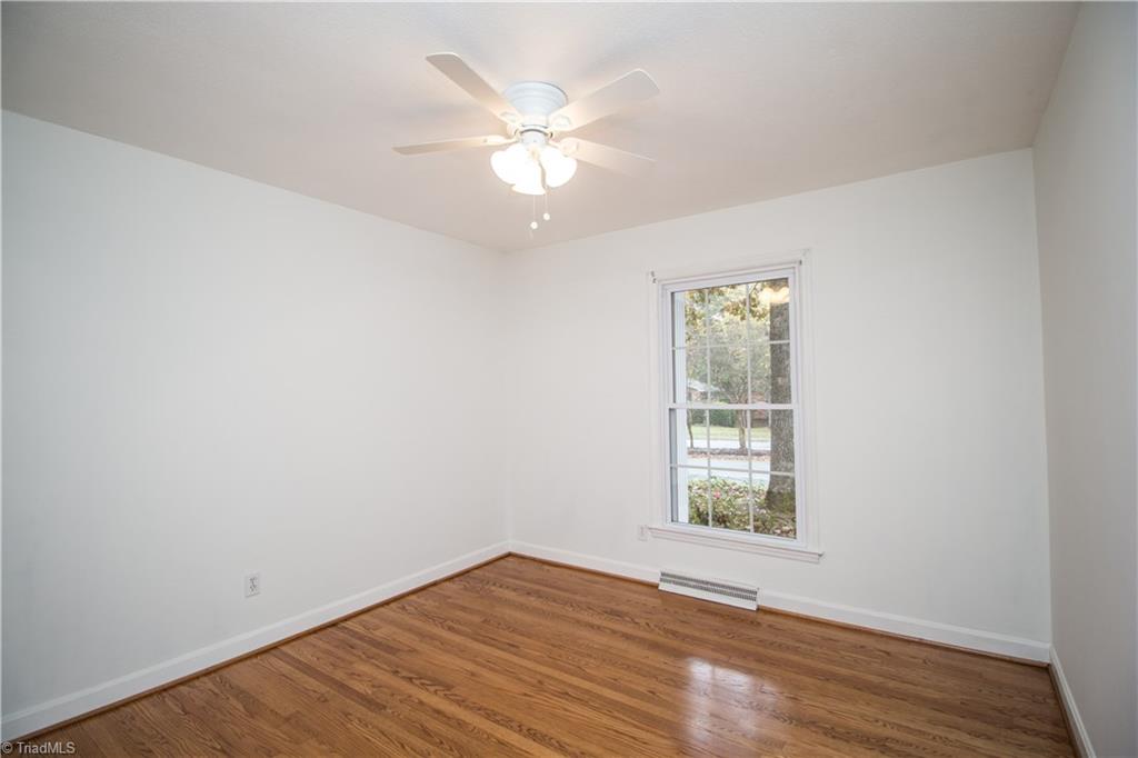 901 Oakview Road High Point, NC 27265 - Photo 21 of 27