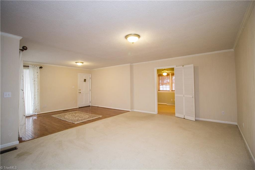 901 Oakview Road High Point, NC 27265 - Photo 4 of 27