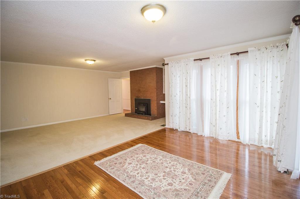 901 Oakview Road High Point, NC 27265 - Photo 6 of 27
