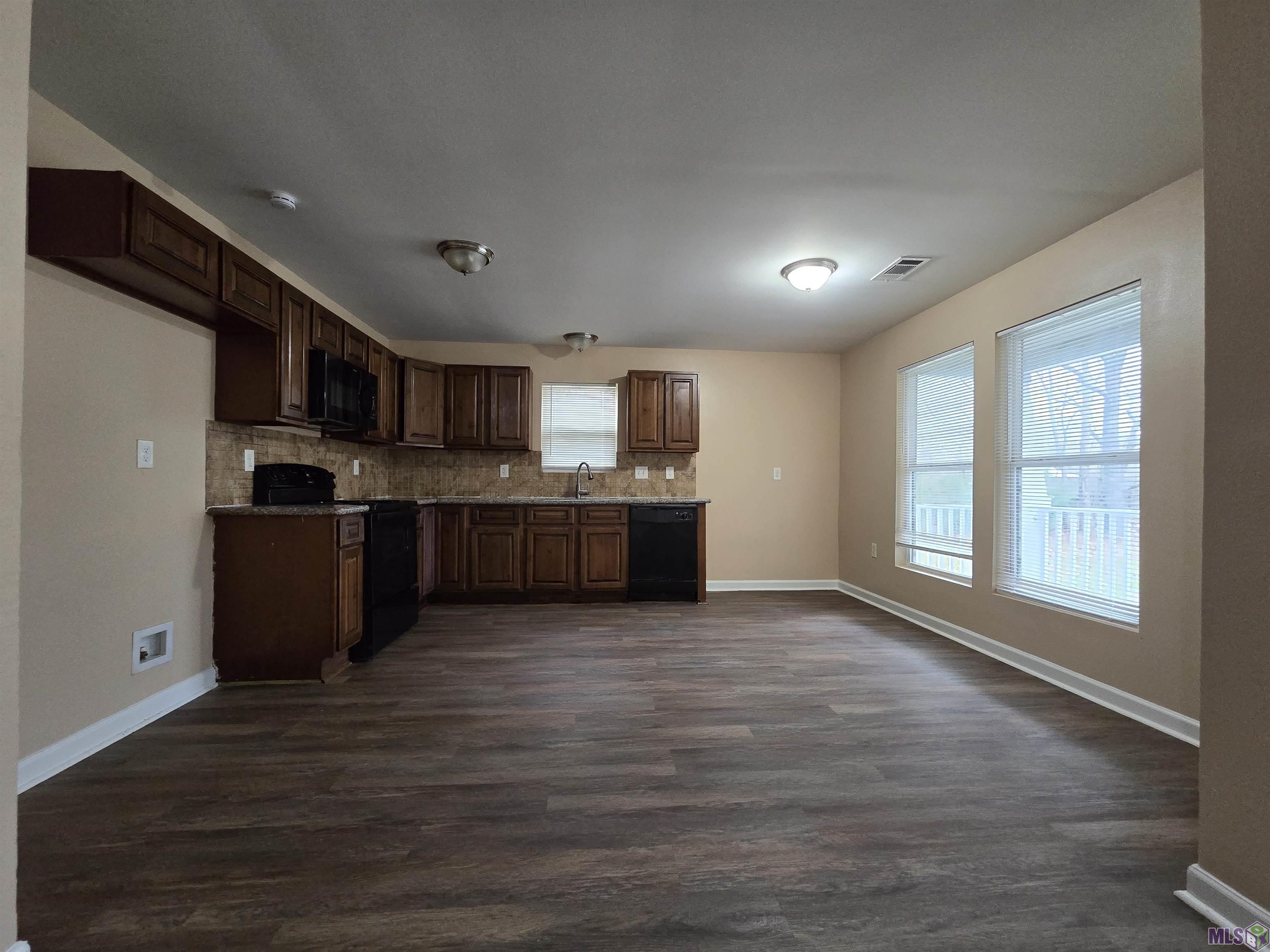 8914 Hooper Road Baton Rouge, LA 70818 - Photo 3 of 21