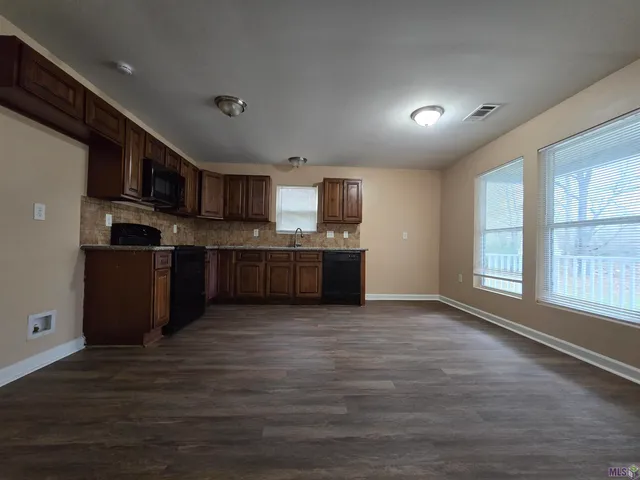 $1,600 | 8914 Hooper Road, Baton Rouge, LA 70818