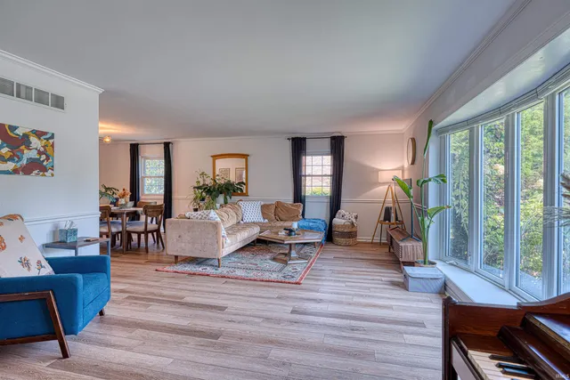 $430,000 | 5633 Byerson Drive, Newburgh, IN 47630