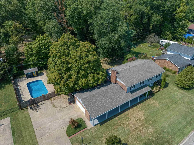 $430,000 | 5633 Byerson Drive, Newburgh, IN 47630