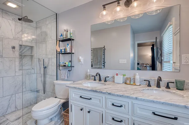 $430,000 | 5633 Byerson Drive, Newburgh, IN 47630