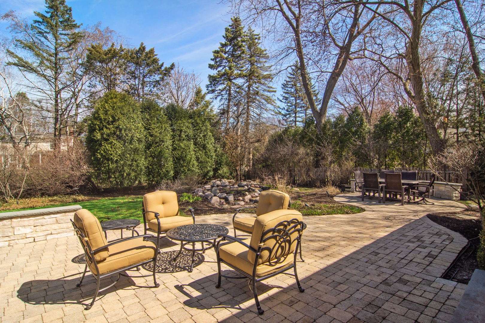 2540 Shannon Road Northbrook, IL 60062 - Photo 27 of 32 a view of a swimming pool with lounge chairs