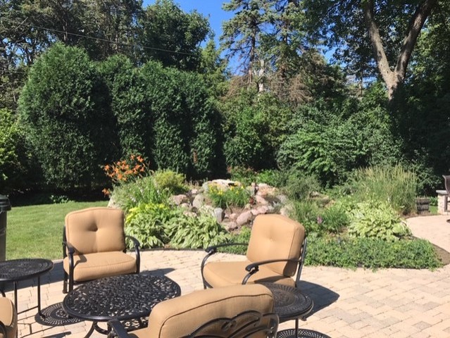 2540 Shannon Road Northbrook, IL 60062 - Photo 30 of 32 a outdoor living space with furniture and garden view