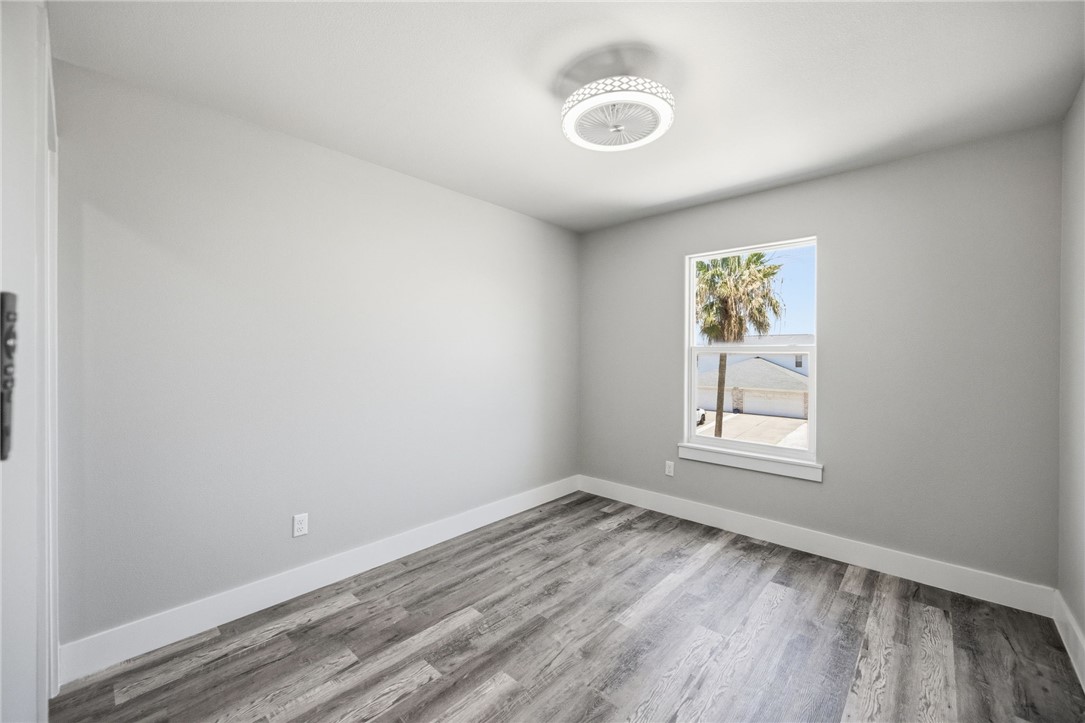 15501 Cruiser Street, Unit B Corpus Christi, TX 78418 - Photo 20 of 30