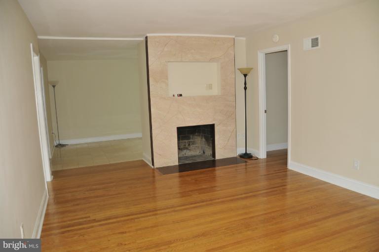 6713 Adelphi Road University Park, MD 20782 - Photo 5 of 23 Living Room