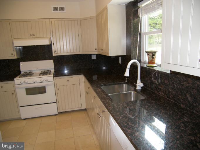 6713 Adelphi Road University Park, MD 20782 - Photo 7 of 23 Kitchen