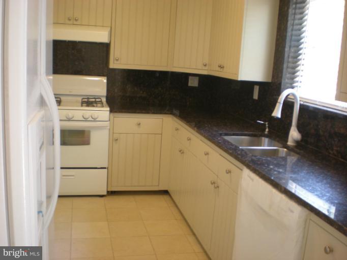 6713 Adelphi Road University Park, MD 20782 - Photo 8 of 23 Kitchen