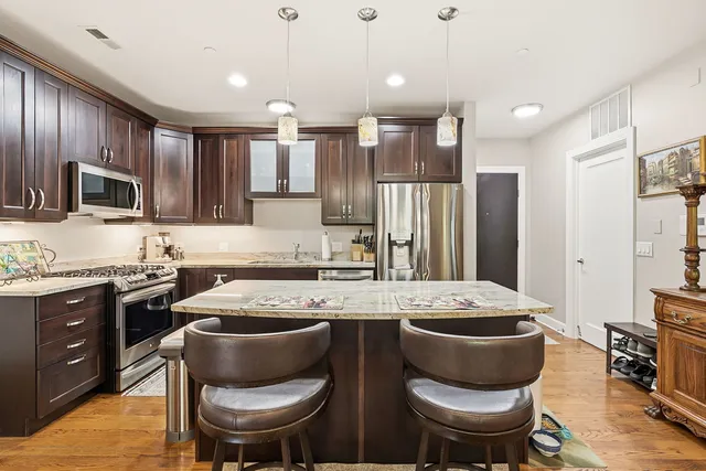 $495,000 | 645 Custer Avenue, Unit 103, Evanston, IL 60202