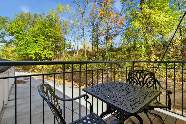 $495,000 | 645 Custer Avenue, Unit 103, Evanston, IL 60202