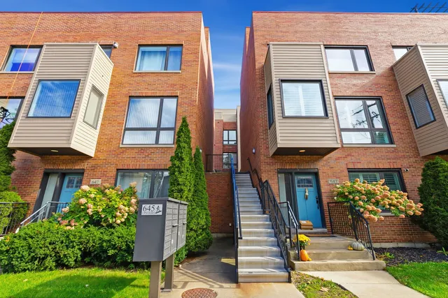 $495,000 | 645 Custer Avenue, Unit 103, Evanston, IL 60202