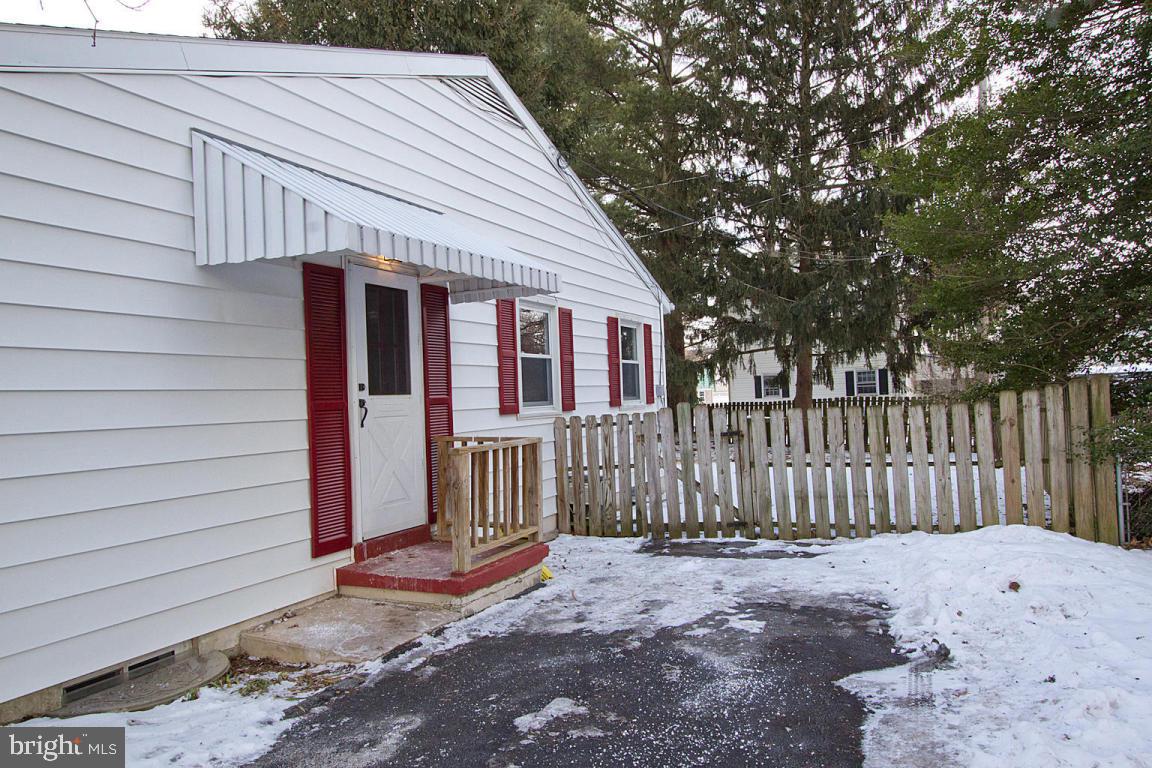 429 West Marion Street Lititz, PA 17543 - Photo 3 of 39