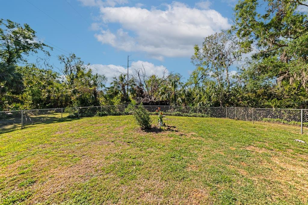 2070 59th Street Sarasota, FL 34243 - Photo 54 of 56