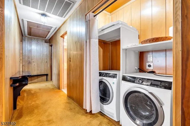 a black and white photo of a living room