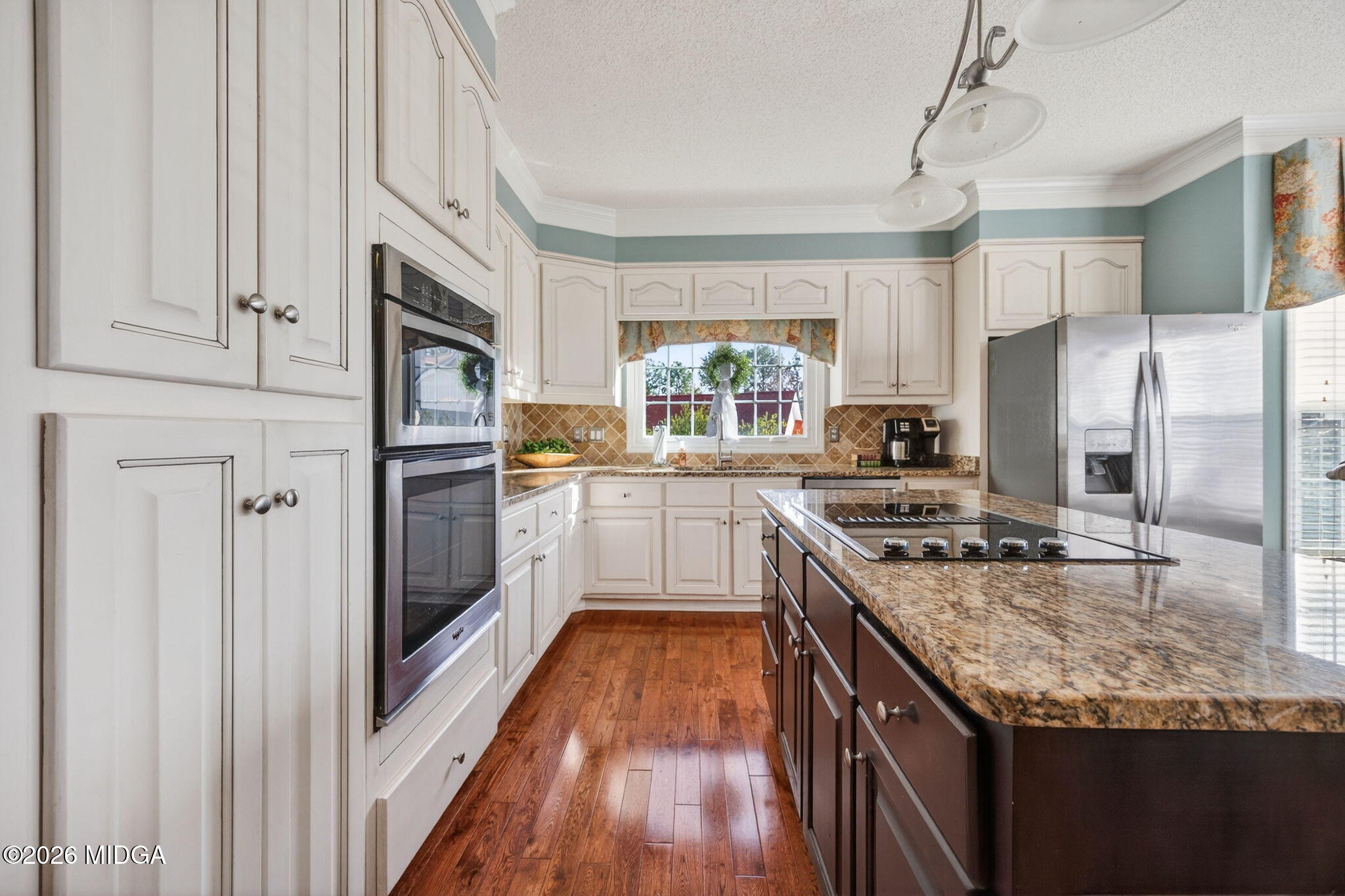 312 Pinnacle Park Macon, GA 31220 - Photo 12 of 63 a kitchen with a sink stove and refrigerator